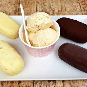 
  Helado de Vainilla Casero y Helados Magnum Caseros
