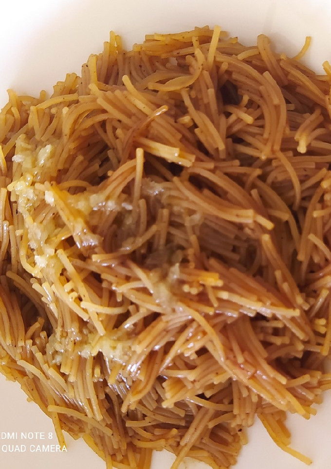 Una foto de Fideos de cabello de ángel con un buen caldo de pescado