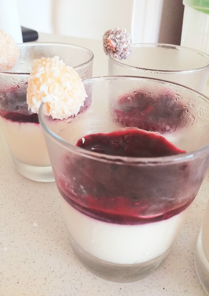Una foto de Panna cotta italiano low carbs 🇮🇹