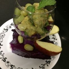 A picture of Apple muskmelon salad.