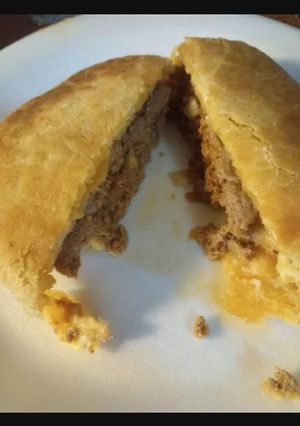 A picture of Hand-Meatpie.