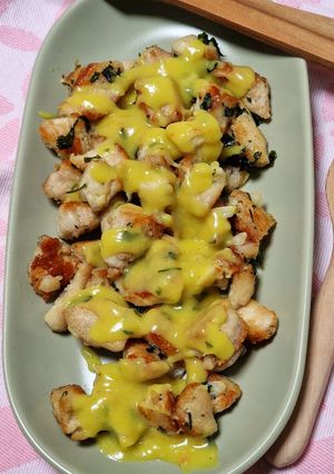 Fokhagymás, szaftos csirkemell recept fotója