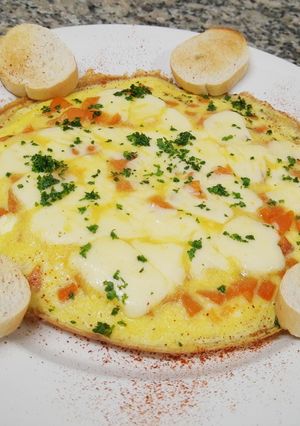 Una foto de Tortilla con zanahoria y muzzarella