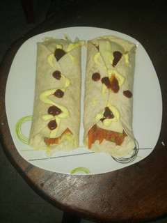 Una foto de Tortilla con carne y verduras