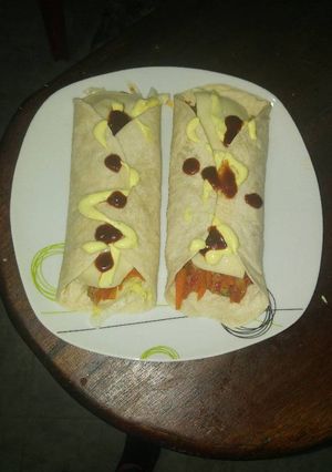 Una foto de Tortilla con carne y verduras