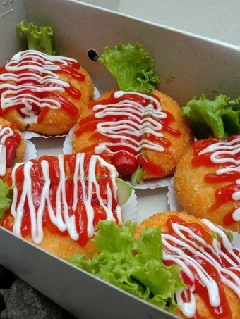 Cara Gampang Menyiapkan Resep Donat Sosis (DonSis) yang Enak Banget Anti Ribet, Uenak Banget