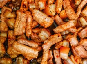 Hình của món Thịt ba rọi rang muối sả ớt.