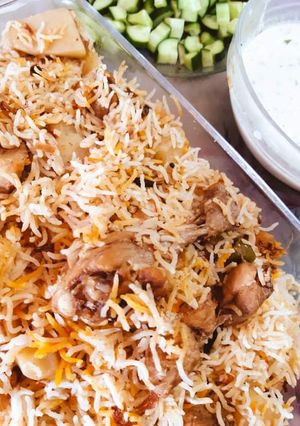 A picture of Chicken biryani.