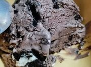 A picture of oreo chocolate ice cream
