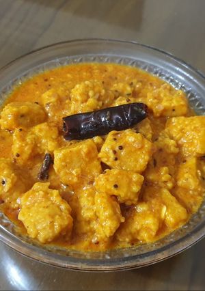 A picture of Gujarati Vadi sabji.