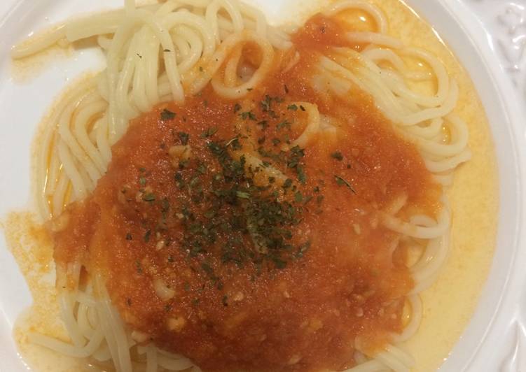 * Espaguete ao molho de tomate caseiro - Gozhowgos