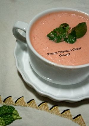 A picture of Watermelon & pineapple smoothie.