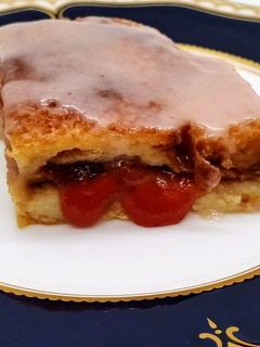A picture of Jam and Bread Pudding.