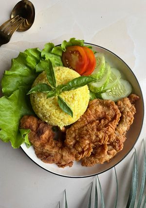 Foto resep Nasi kuning ayam crispy
