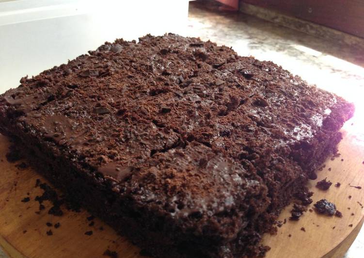 Simple Way to Prepare Homemade Devil&#39;s Chocolate Cake