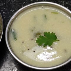 A picture of Gujarati Kadhi !!.