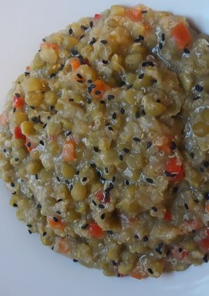 Una foto de Arvejas Partidas y Quinoa