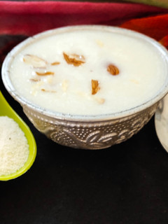 सूजी खीर (sooji recipe in Hindi) रेसिपी मुख्य फोटो