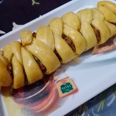A picture of Chicken bread without oven.