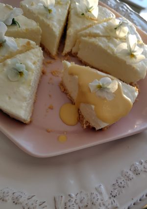 Une photo de Faire un cheesecake anglais aux fleurs blanches