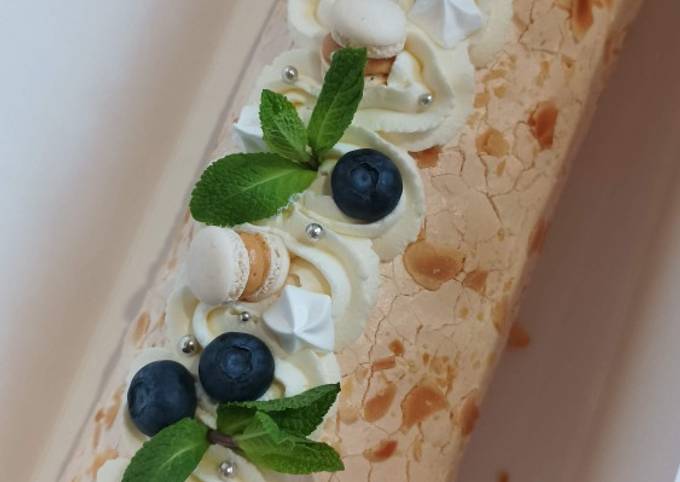 Меренговий рулет