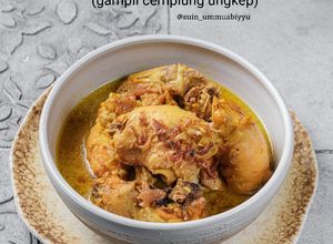 Foto resep Ayam Kuning Gurih (Bumbu simple masak tinggal cemplung ungkep mateng)