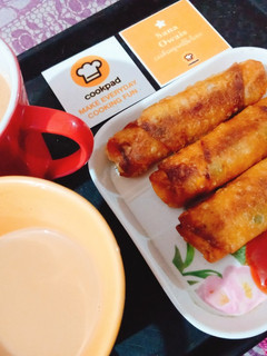 A picture of Crispy Chicken Rolls.