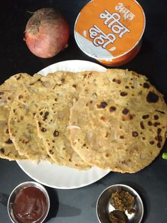 अचारी प्याज़ पराठा (Achari pyaz paratha recipe in Hindi) रेसिपी मुख्य फोटो