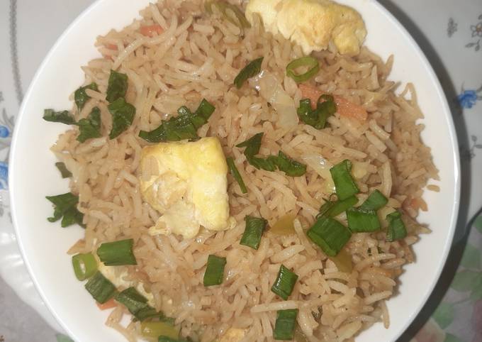 Recipe of Quick Vegetable smoky Fried Rice😊