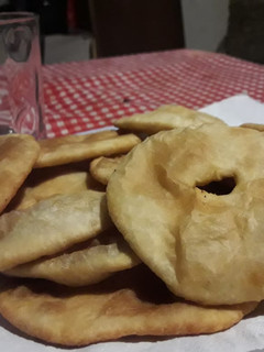 Una foto de Torta fritas😃