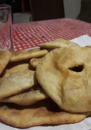 Una foto de Torta fritas😃