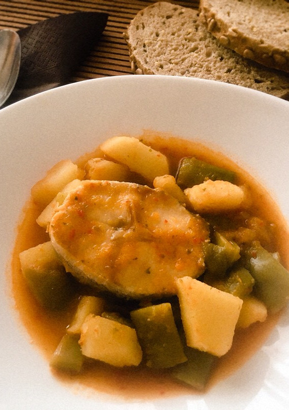 Una foto de Guiso de patatas con merluza y judía verde