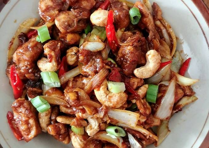 Langkah Mudah untuk Menyiapkan Kungpao Chicken yang Lezat