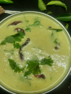 காய்கறி இல்லா மோர் குழம்பு(plain mor kulambu recipe in tamil) செய்முறை முக்கிய புகைப்படம்