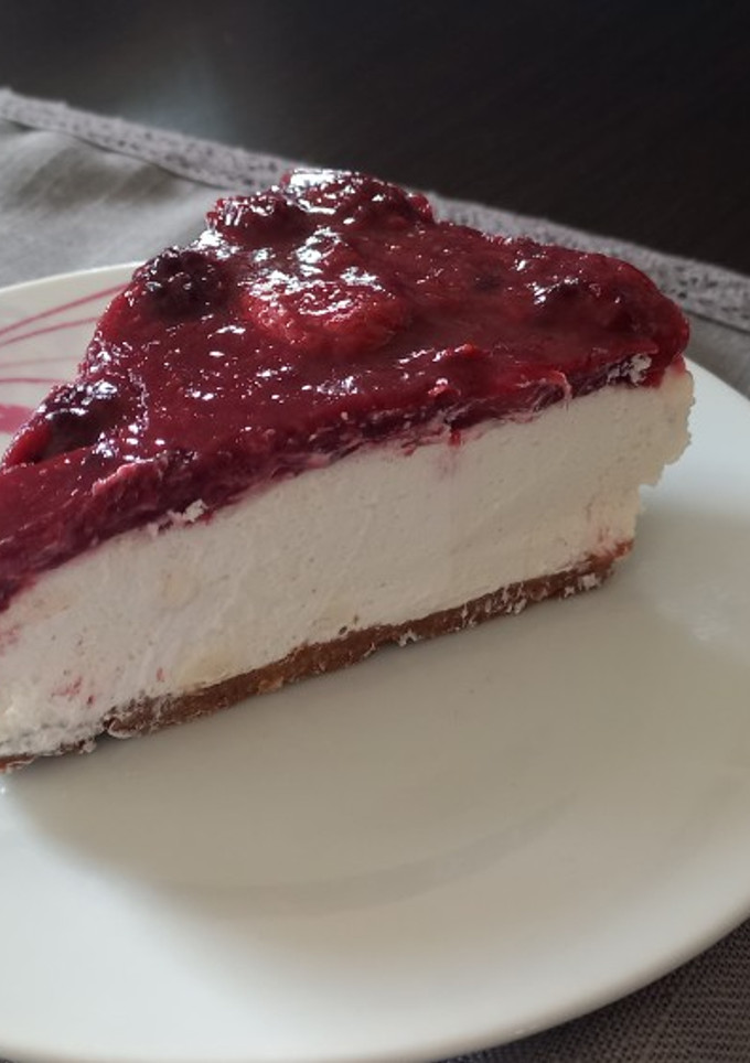 Erdei gyümölcsös sajttorta recept fotója