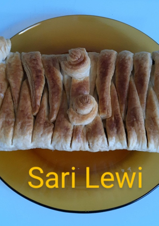 Una foto de Trenza de hojaldre con dátiles y queso en horno microondas (3 ingredientes)