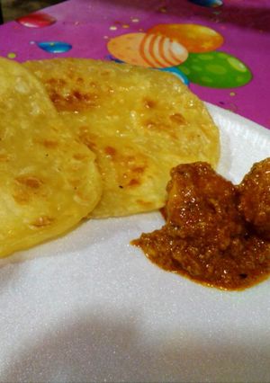 A picture of Paratha aaloo dum.