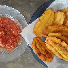รูปของ Pisang goreng geprek sambal terasi