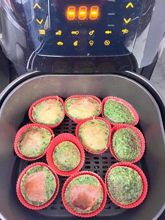 Une photo de Minis quiches épinards sans pâte à l’air fryer