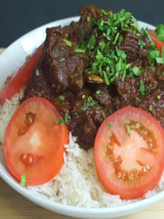A picture of Indian goat meat curry masala.