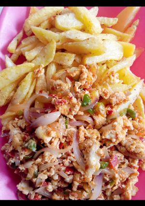 A picture of Fried Irish potatoes and egg source.