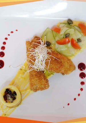 Una foto de Patí empanado estilo japonés con salsa holandesa de mojito