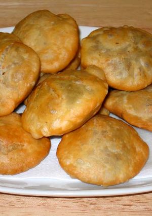 A picture of राजस्थानी कचौड़ी.