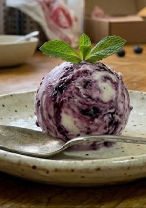 Una foto de Helado estilo Cheesecake con Arándanos