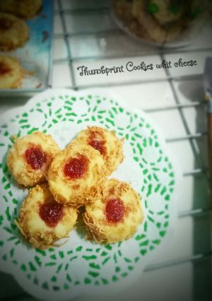 Foto resep Thumbprint cookies whit cheese (selai stawberry+blueberry)