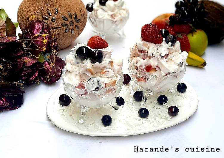 Creamy fruit dessert π¨