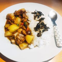 A picture of Easy Curry Chicken Rice.