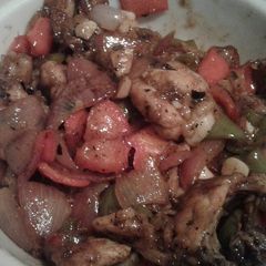 A picture of Garlic -pepper chicken.