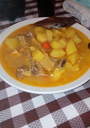 Foto principal de Papa guisadas con costillas de cerdo