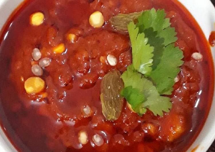 How to Prepare Homemade Tomato Chutney with nuts